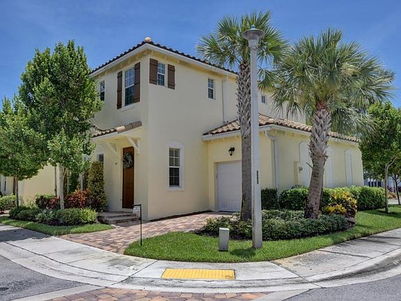 3rd image of 460 Lauren Pine Pl