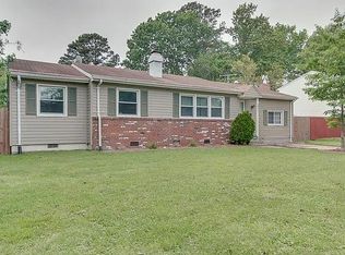 845 Stratford Hall Dr, Virginia Beach, VA 23452