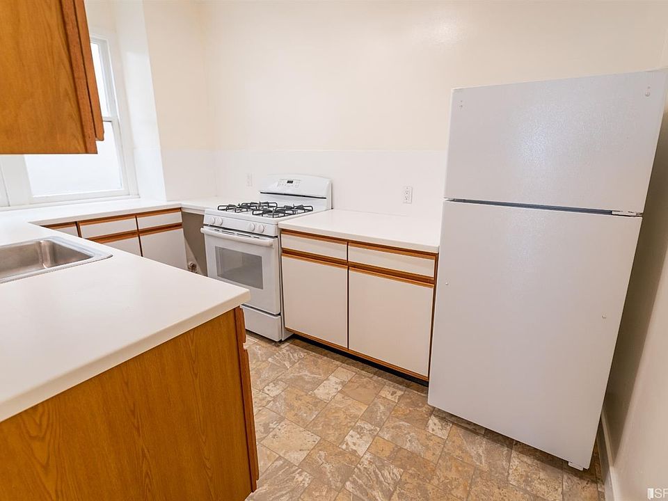 2nd image of 1964 Pacific Ave APT 3