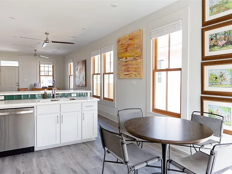 3209 Avenue P 1/2 — Photo 11