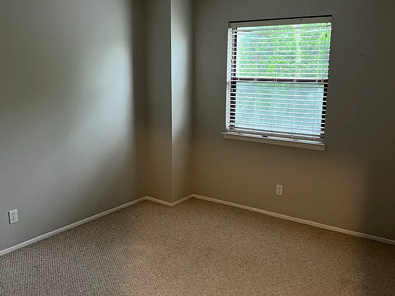 5658 Drake Hollow Dr W — Photo 32
