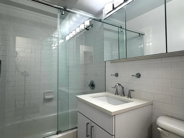 405 E 56th St #7E — Photo 8