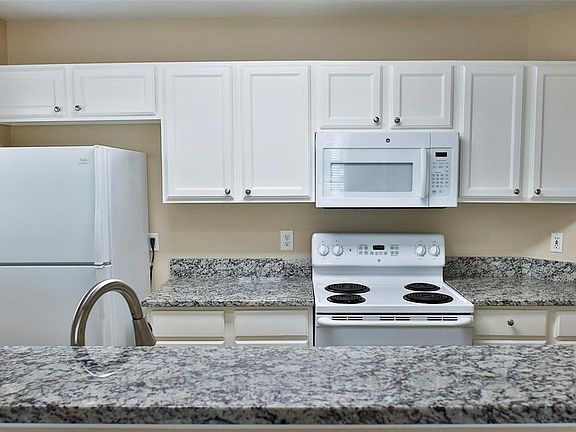 5th image of 7711 Stanley Ct