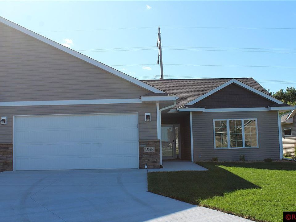 1st image of 252 Skylark Dr