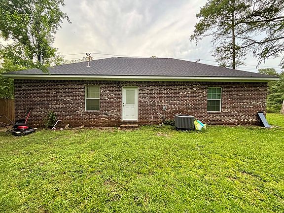 3rd image of 224 Houston Rd