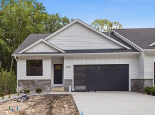 20383 Excelsior Blvd, Excelsior, MN 55331