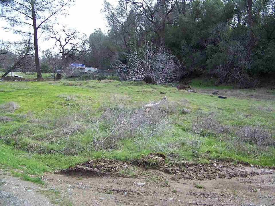 2nd image of 15853 Tulare Bnd