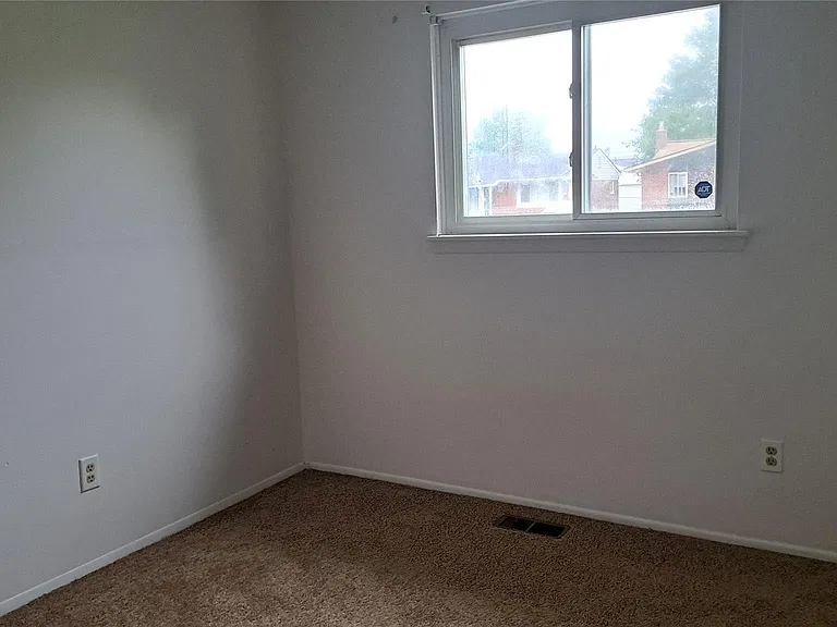 30525 Cherry Ave — Photo 9