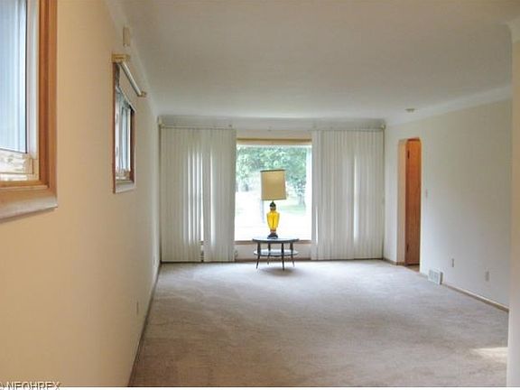 4th image of 11707 Meadowbrook Dr