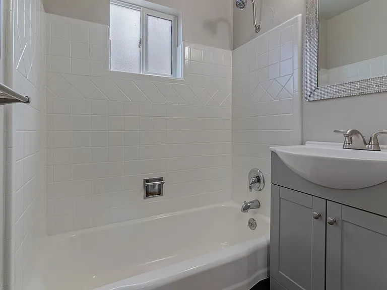 228 Stewart — Photo 5