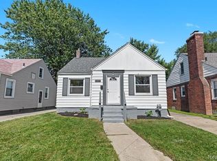 20253 Elkhart St, Harper Woods, MI 48225