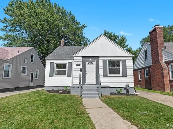 20253 Elkhart St, Harper Woods, MI 48225