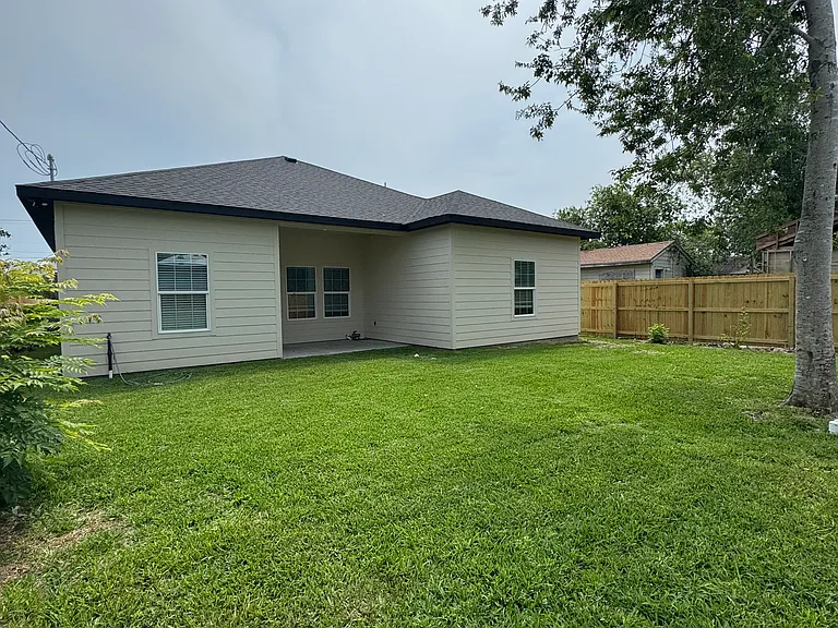 3649 Santa Fe St — Photo 18