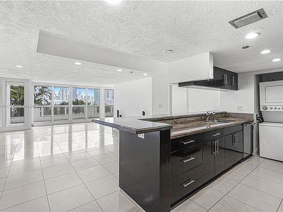2nd image of 1717 N Bayshore Dr #A-1256