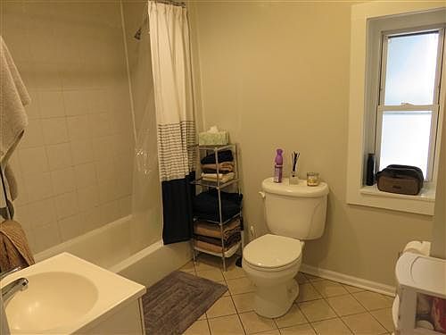 5th image of 1344 N Bosworth Ave #1W