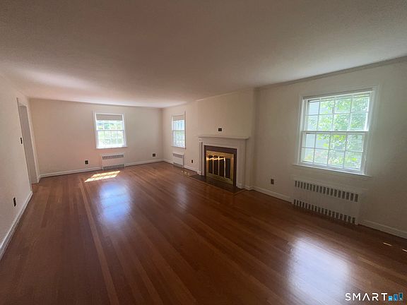 4th image of 90 Knollwood Road