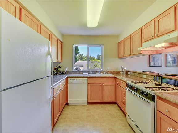 4th image of 1249 NE 152nd St
