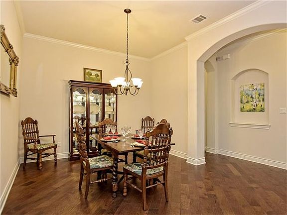 5th image of 615 Anfield Cir