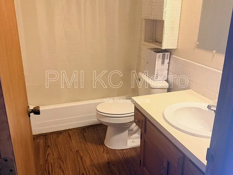102 E Sunrise Dr — Photo 6