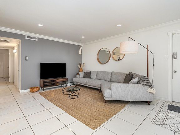 3rd image of 5051 Les Chateaux Dr APT 138
