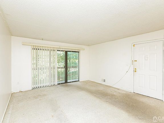 3rd image of 436 Danbury Ln #436