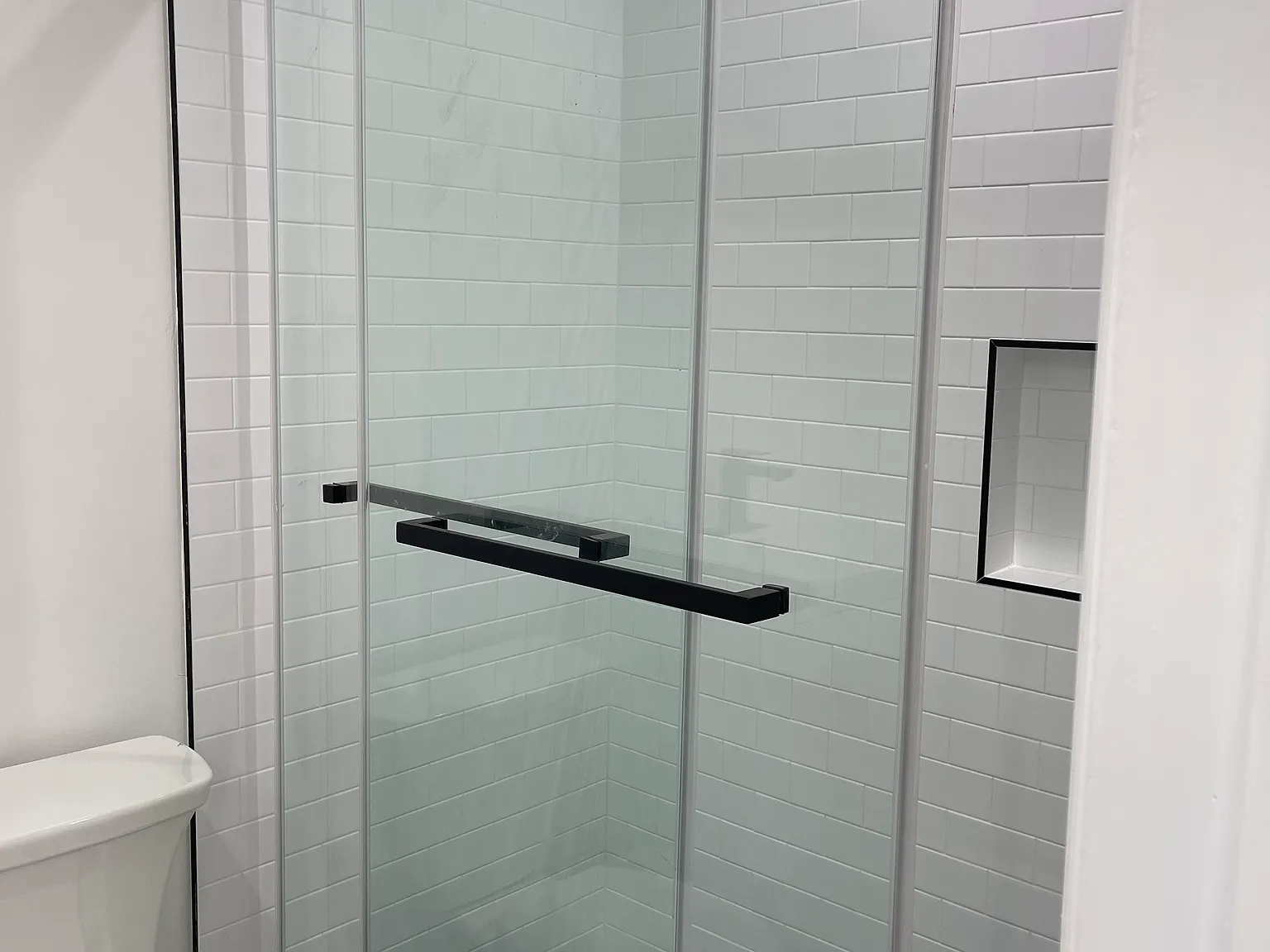 3 bed, 1577 sqft, $3,800 — Photo 2