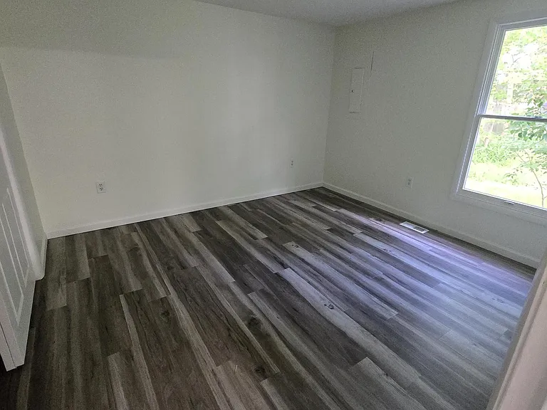 304 Lake Crystalbrook Dr — Photo 2