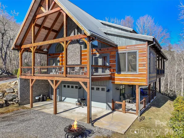310 Peaks Creek Trl, Maggie Valley, NC 28751