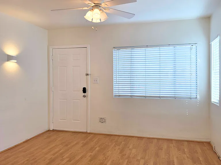2419 Arizona Ave — Photo 2