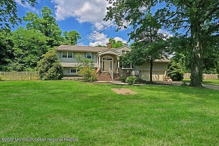 5 bed, 2.5 bath, 2674 sqft, $3,250 — Photo 2