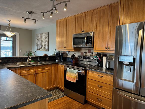 3rd image of 3399 Pineridge Dr