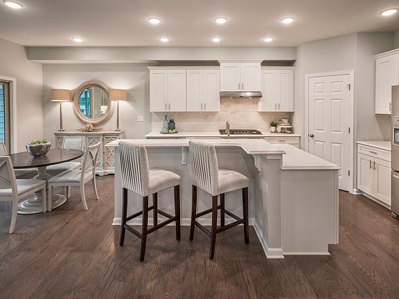 4th image of 7 Winfield Dr