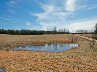 285 Wolfrey Ln, Cross Junction, VA 22625