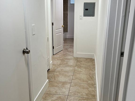 3rd image of 1010 N Crescent Heights Blvd #11497265
