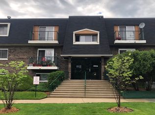 3856 S Parkway Dr APT 2C, Northbrook, IL 60062