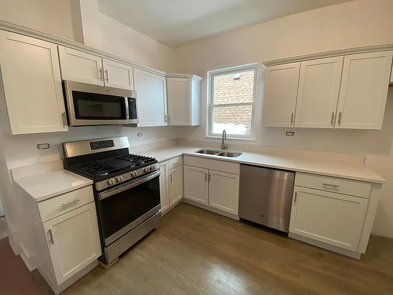 4511 N Springfield Ave #2 — Photo 3