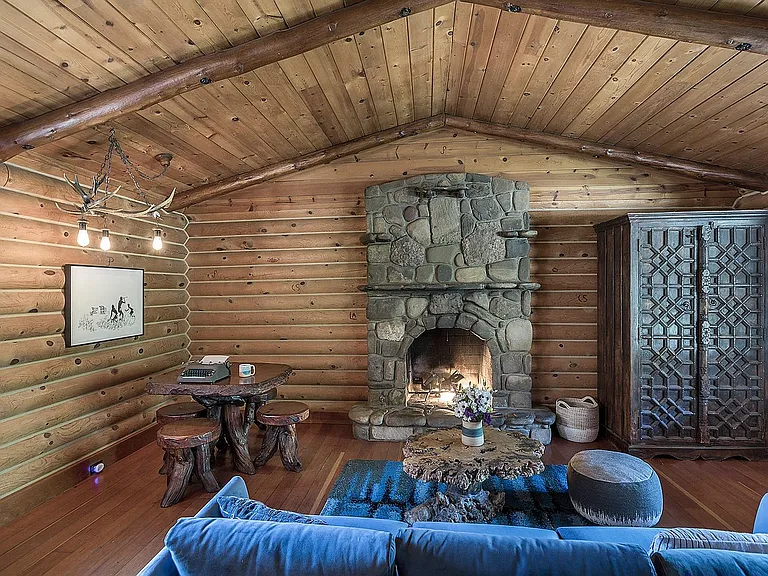 263 E Villanova Rd — Photo 39