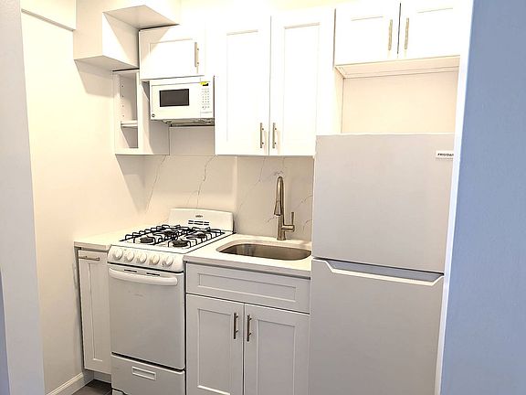 5th image of 129 Beach 118th St APT 6
