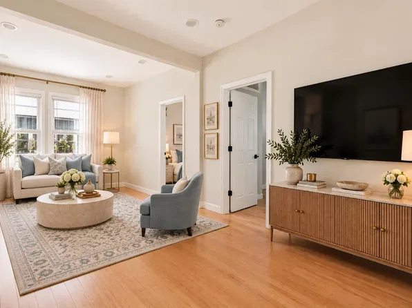 344 Danforth Avenue image 1 of 13