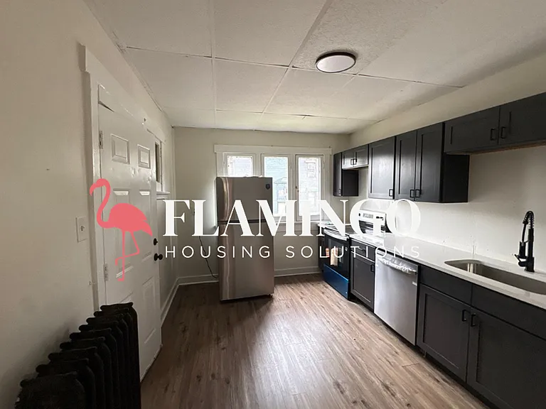 303 Lexington Ave — Photo 9