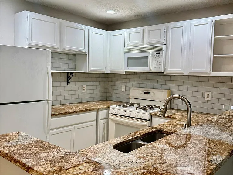 7825 Beauregard Cir #3A — Photo 3