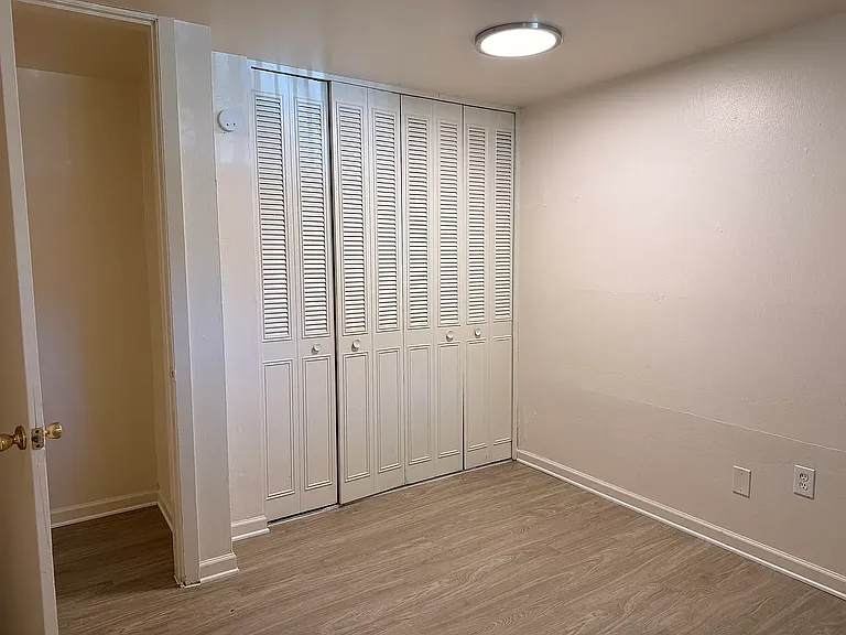 2655 Mapleton Ave #102 — Photo 8