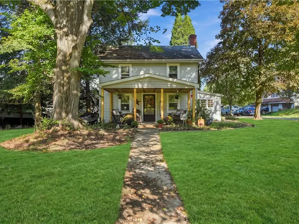 140 McDermott Rd, Trafford, PA 15085