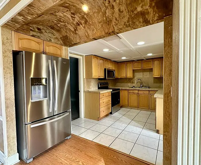 5826 Whiting Ct — Photo 10