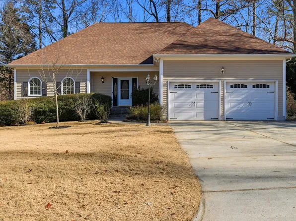 101 Highlands Lake Dr, Cary, NC 27518