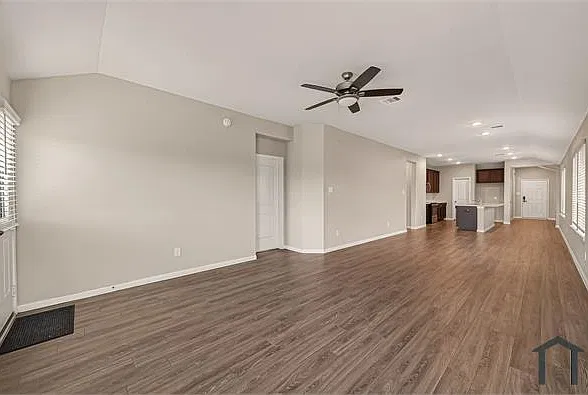 3 bed, 1590 sqft, $2,050 — Photo 3
