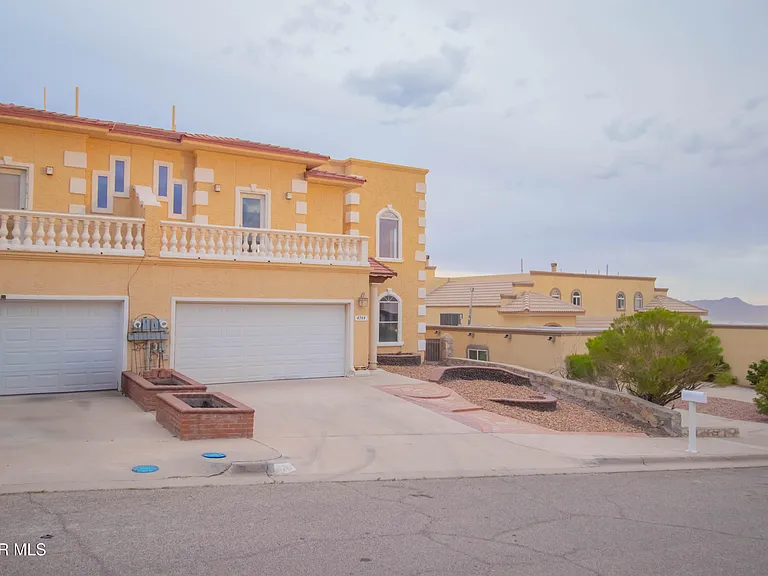 4744 Excalibur Dr — Photo 10