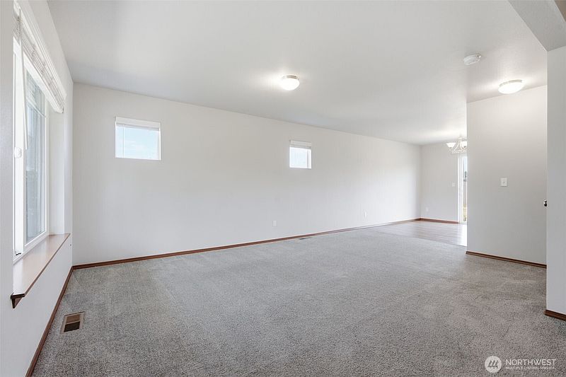 5th image of 512 Stadium Court