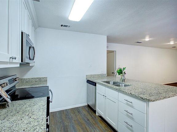 4th image of 5319 Windy Meadow Dr