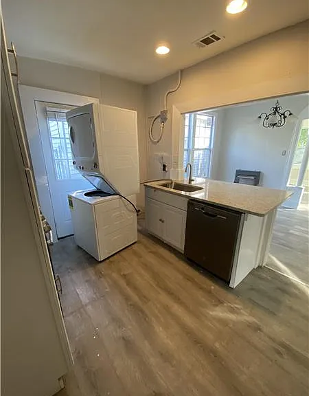 2604 Jefferson St — Photo 8